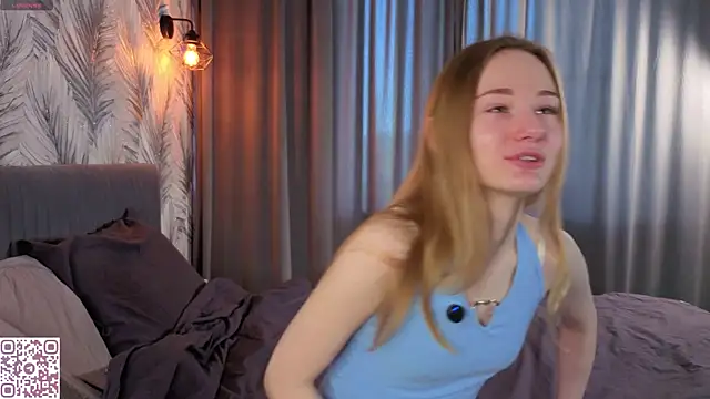 ElvinaRose online show from May 7, 4:29 am