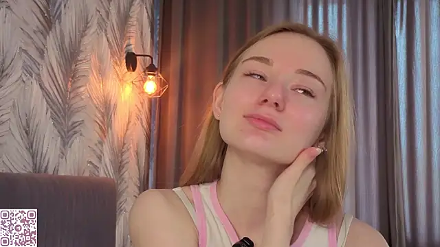 ElvinaRose online show from May 15, 4:30 am
