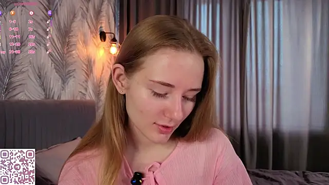 ElvinaRose online show from May 30, 4:31 am