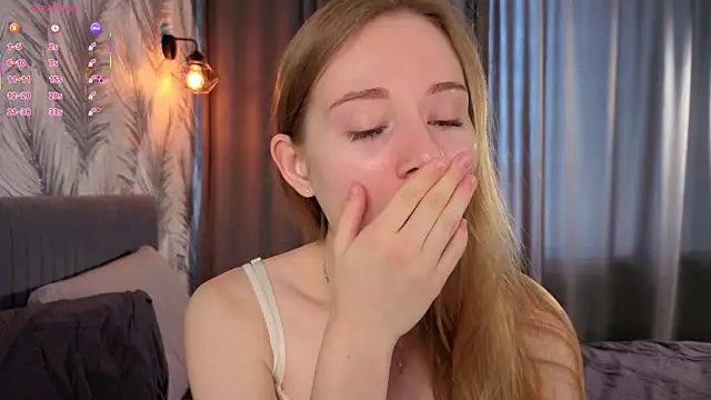 ElvinaRose online show from June 26, 7:02 am