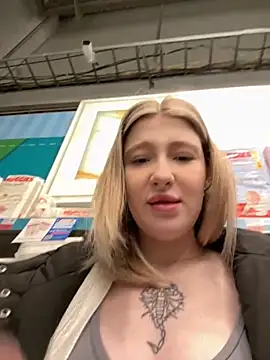 Snapshot of Cum_girlss chatting on October 26, 2:39 am Cum girlss online show from October 26, 2:39 am