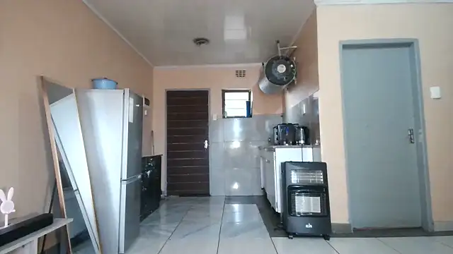 BusybooobsXXX3 online show from October 21, 4:13 am