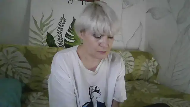 Catty Lady online show from November 17, 6:35 pm