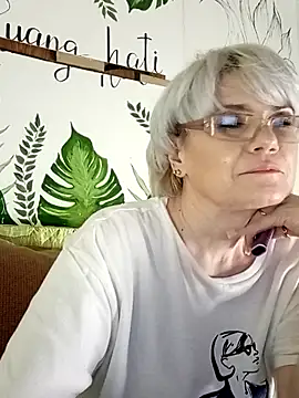 Catty Lady online show from February 11, 8:47 pm