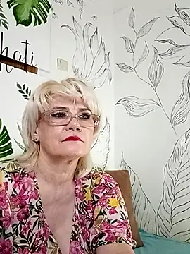 Catty Lady online show from June 11, 6:50 pm