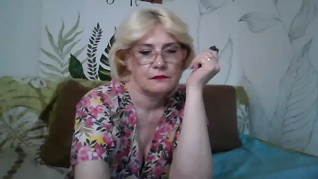 Catty Lady online show from June 24, 4:39 pm