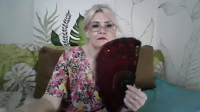 Catty Lady online show from July 4, 8:26 pm