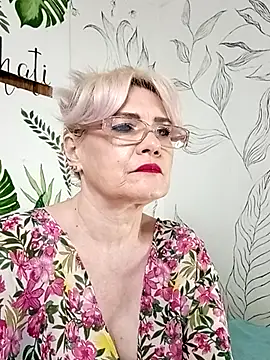 Catty Lady online show from July 12, 6:32 pm