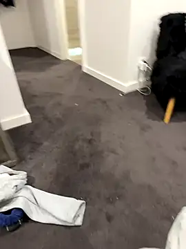 Snapshot of Reacher110565 chatting on October 17, 9:34 am Reacher110565 online show from October 17, 9:34 am