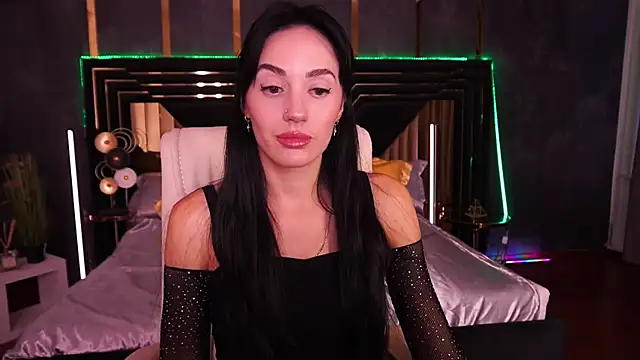 EviLune online show from October 4, 6:33 am