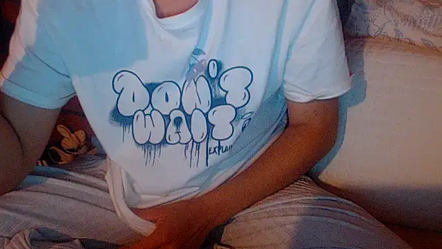 Snapshot of sabrina_v_ chatting on September 12, 11:15 pm sabrina v online show from September 12, 11:15 pm