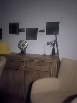 Snapshot of Foxy-Milfy chatting on October 10, 1:04 am Foxy-Milfy online show from October 10, 1:04 am