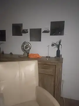 Snapshot of Foxy-Milfy chatting on October 13, 9:48 pm Foxy-Milfy online show from October 13, 9:48 pm