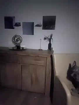 Snapshot of Foxy-Milfy chatting on October 15, 11:05 pm Foxy-Milfy online show from October 15, 11:05 pm