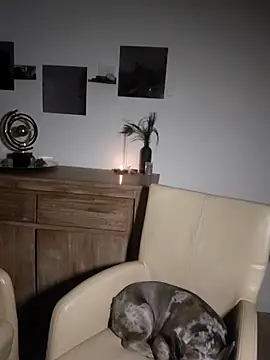 Snapshot of Foxy-Milfy chatting on October 21, 11:38 pm Foxy-Milfy online show from October 21, 11:38 pm