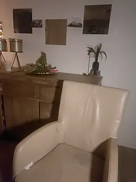 Snapshot of Foxy-Milfy chatting on November 2, 3:09 am Foxy-Milfy online show from November 2, 3:09 am