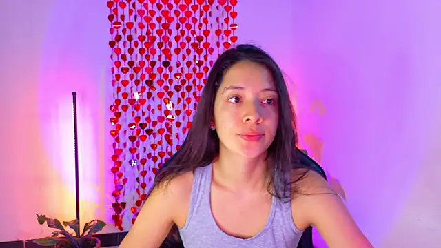 Snapshot of Sarasavage chatting on June 4, 1:50 pm Sarasavage online show from June 4, 1:50 pm