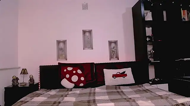 Snapshot of M1kaylaRaven chatting on November 28, 5:32 am M1kaylaRaven online show from November 28, 5:32 am