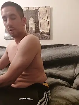 Snapshot of himNIGuys chatting on March 16, 5:44 am himNIGuys online show from March 16, 5:44 am