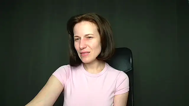 Kelly Kisss online show from April 28, 8:08 am