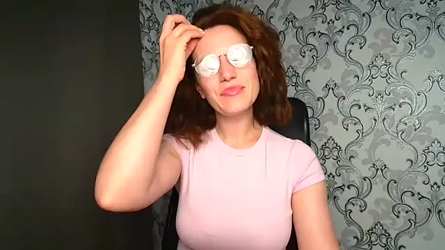 Kelly Kisss online show from July 15, 8:19 am