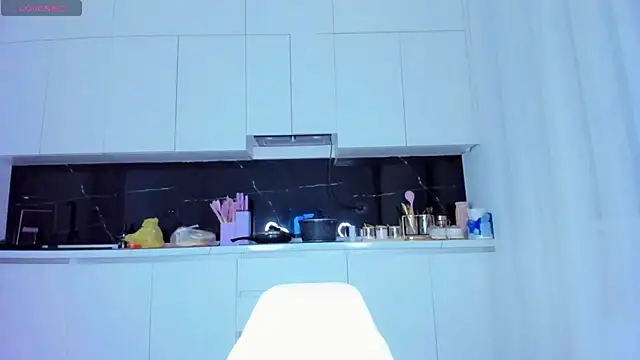 Snapshot of nana_le chatting on November 9, 1:20 pm nana le online show from November 9, 1:20 pm