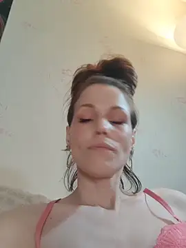 Snapshot of Angie_meow chatting on April 14, 7:31 pm Angie meow online show from April 14, 7:31 pm