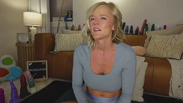 Taylorlove303 online show from September 13, 10:37 am