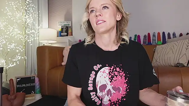 Taylorlove303 online show from February 6, 11:02 am