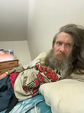 Snapshot of eager1975 chatting on March 28, 2:44 am eager1975 online show from March 28, 2:44 am