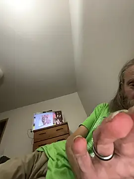 eager1975 online show from June 28, 7:25 am