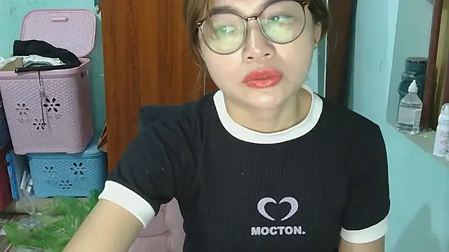 Uhem112 online show from October 20, 1:06 am