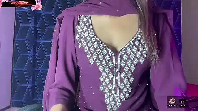 Snapshot of _Mehak__ chatting on November 19, 3:23 pm Mehak online show from November 19, 3:23 pm