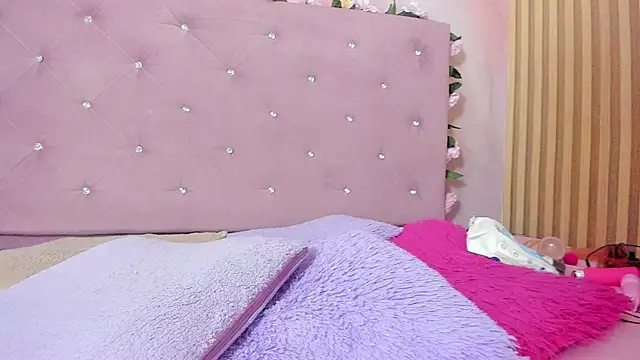 violet taylor  online show from June 6, 2:16 am