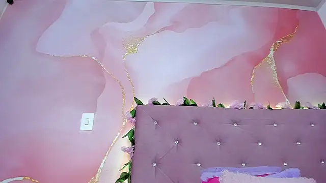 violet taylor  online show from June 25, 2:22 am