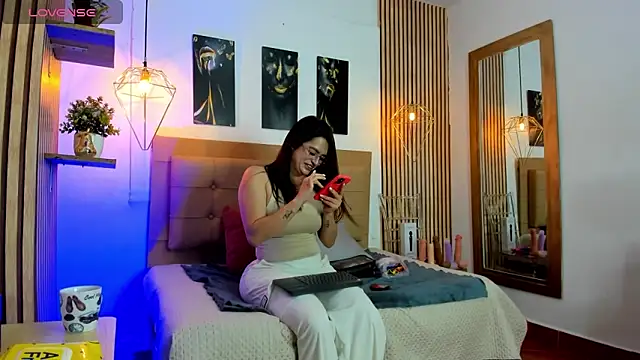 Snapshot of _samanthaa_foxx chatting on October 3, 11:29 am samanthaa foxx online show from October 3, 11:29 am