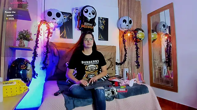 Snapshot of _samanthaa_foxx chatting on October 10, 11:31 am samanthaa foxx online show from October 10, 11:31 am