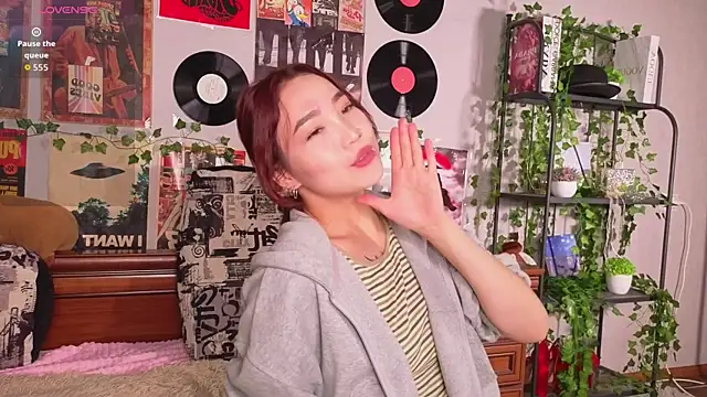 Snapshot of OdetteBiddy chatting on November 12, 8:30 pm OdetteBiddy online show from November 12, 8:30 pm