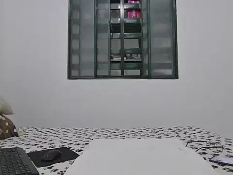 skinnylatino51 online show from September 29, 12:49 am