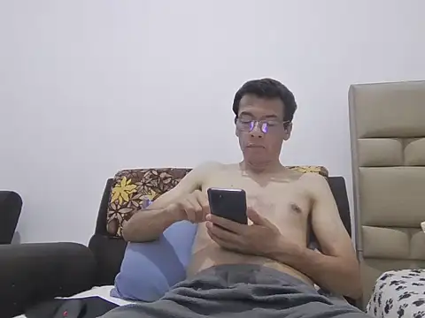 skinnylatino51 online show from May 27, 1:02 am