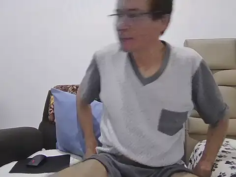 skinnylatino51 online show from May 31, 12:41 am