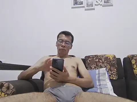 skinnylatino51 online show from June 27, 12:26 am