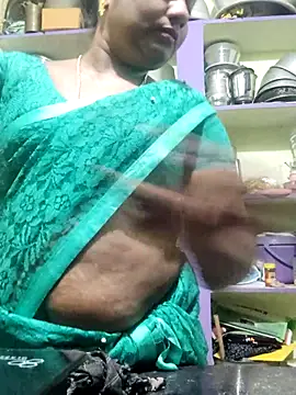 Snapshot of papukurty chatting on February 20, 2:08 am papukurty online show from February 20, 2:08 am