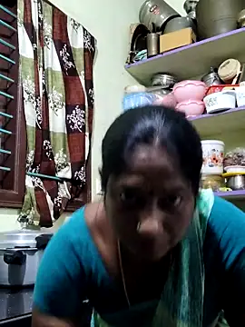 Snapshot of papukurty chatting on March 4, 1:44 am papukurty online show from March 4, 1:44 am