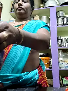 Snapshot of papukurty chatting on March 7, 2:19 am papukurty online show from March 7, 2:19 am