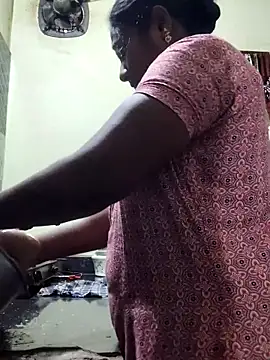 Snapshot of papukurty chatting on March 24, 1:32 am papukurty online show from March 24, 1:32 am