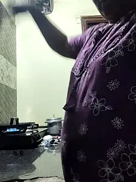 Snapshot of papukurty chatting on April 3, 1:58 am papukurty online show from April 3, 1:58 am