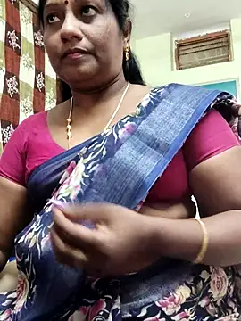 Snapshot of papukurty chatting on April 20, 9:01 am papukurty online show from April 20, 9:01 am