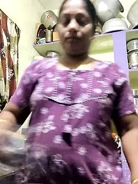 Snapshot of papukurty chatting on May 18, 1:35 am papukurty online show from May 18, 1:35 am
