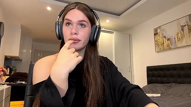 franzeva online show from May 15, 1:29 pm